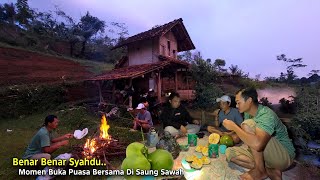 Download Lagu Syahdunya.. Buka Puasa dan Sholat Teraweh Bersama di Saung Tengah Sawah Pinggir Hutan MP3