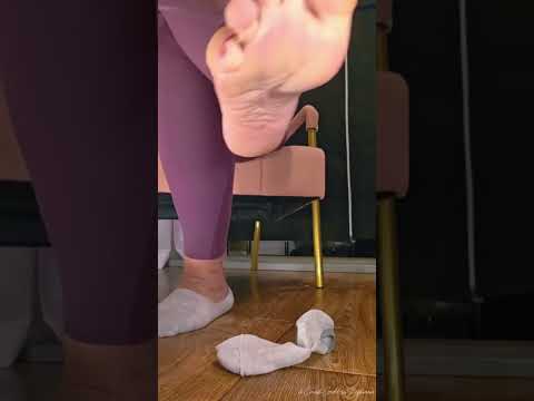 That view... #goddess #feet #foot #crush #legs #toes #pedicure #asmr #fingersnap #voice #instruction