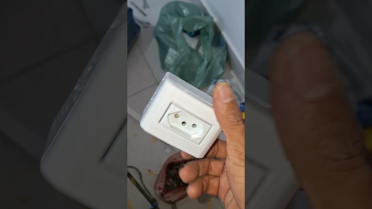 Tomada sobrepor / modelo tramomtina