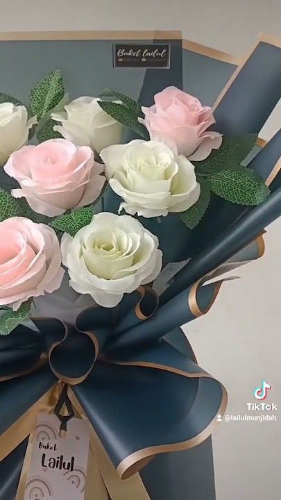 kado valentine wisuda engagement yang pasti disukai cewek