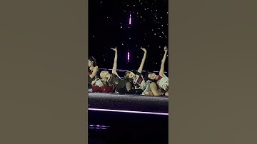 Taehyung Reaction To Lisa blackpink🤪🥵 Lovely Song #blackping X BTS😘#shorts #bts #vairalshort #foryou