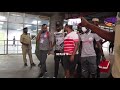 Tazama Kapombe Alivyoondoka Uwanjani Akichechemea Baada Ya Kuchezewa Rafu Na Domayo Tazama Kapombe Alivyoondoka Uwanjani Akichechemea Baada Ya Kuchezewa Rafu Na Domayo