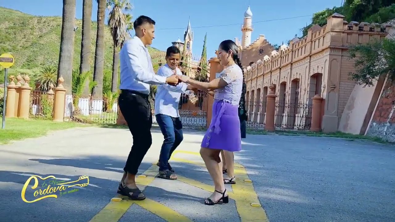 Los Hermanos Córdova y Sus Melodías - Soy carnavalero (Official Video)