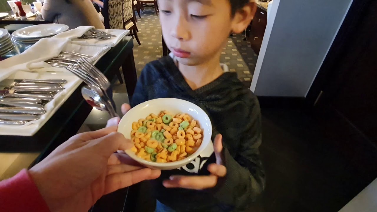 跟兒子先去Lounge吃早餐｜費爾普萊喜來登酒店 洛杉磯ep97