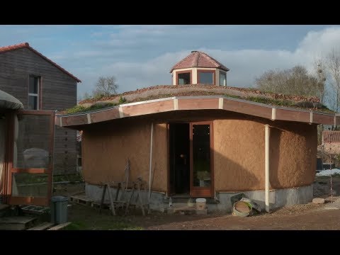 MAISON GRAINES TOIT EN PAILLE