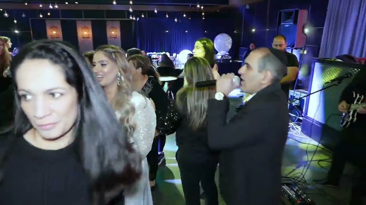 כניסה לבר מצווה | רחבת ריקודים |  לפרטים: 050-710-8242 | מזרחי קלאסי 2