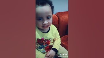 طفل صغير يقرا سورة الكافرون