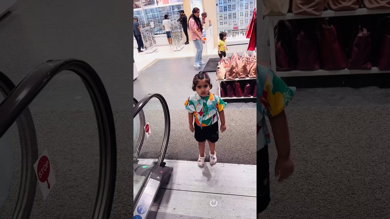 Anaya Ko Piche Chhod Ke Chale Gye Papa 🥺