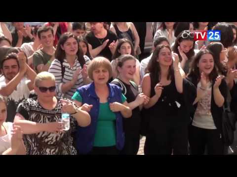 ბათუმის პირველი საჯარო სკოლის დირექტორის მხარდასაჭერი აქცია