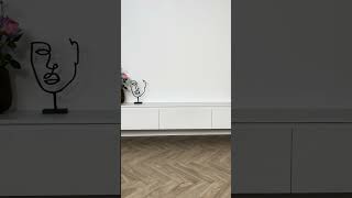 Maeve Zwevend Tv Meubel 3 Kleppen Eiken 180 - 300 Cm