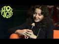 Capture de la vidéo Vicky Leandros Spricht Über Ihren Berühmten Vater Und Singt "Free Again" (Auftritt Im Orf, 1975)
