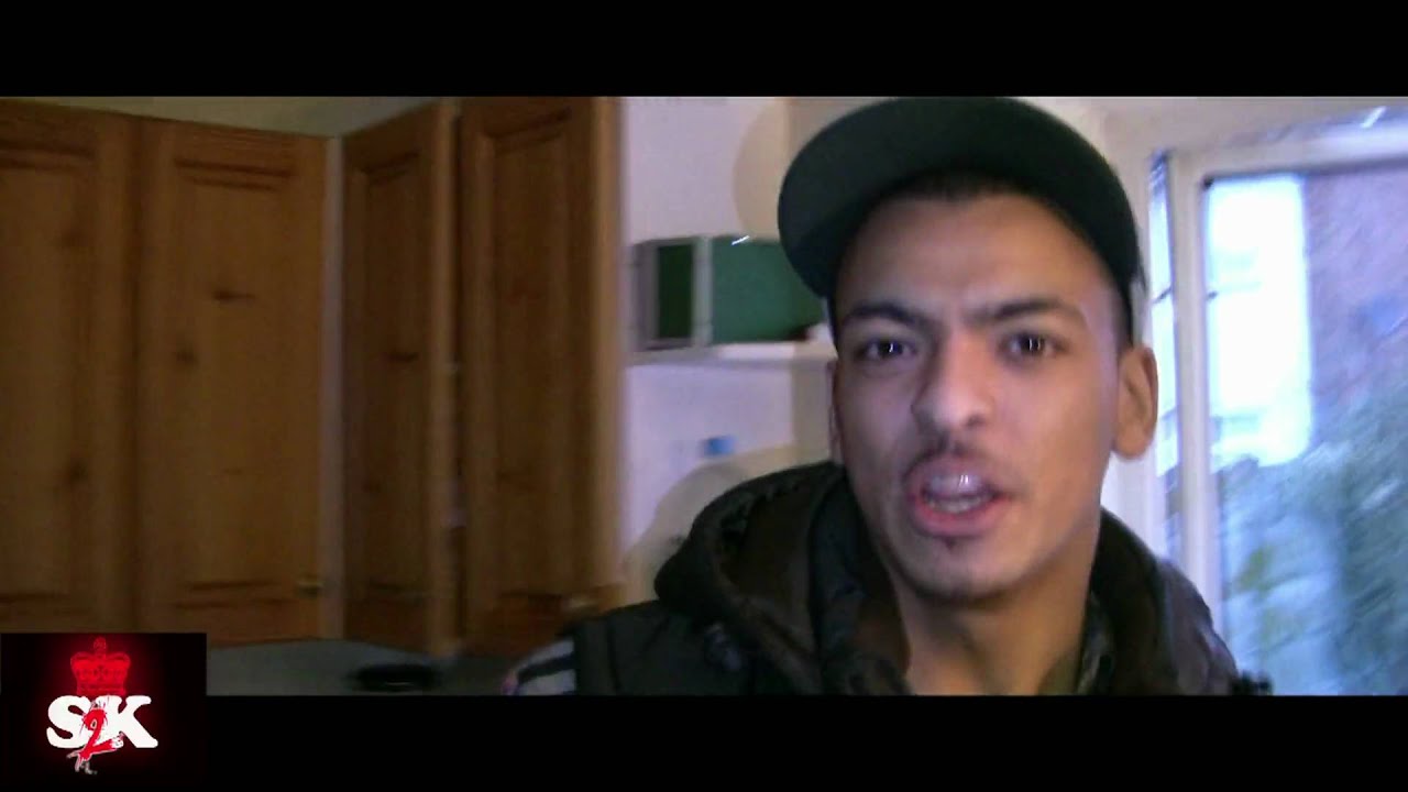 3STYLE FRM SKATES, SMIRKZ, FLIRTA D , B DODGY, OLOS. ( FOOTAGE TAKEN FROM DAY OUT IN CRAWLEY)