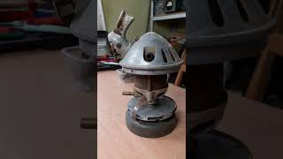Demontaż zniszczonego odkurzacza Electrolux V (1925)