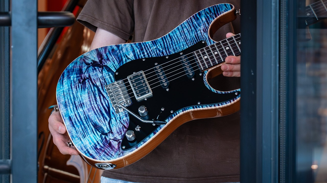 Tom Anderson Drop Top Classic In Ultraviolet Blue adlı videoyu YouTube'da izle Tom Anderson Drop Top Classic In Ultraviolet Blue adlı videoyu YouTube'da izle