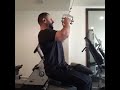 Close grip lat pull downs