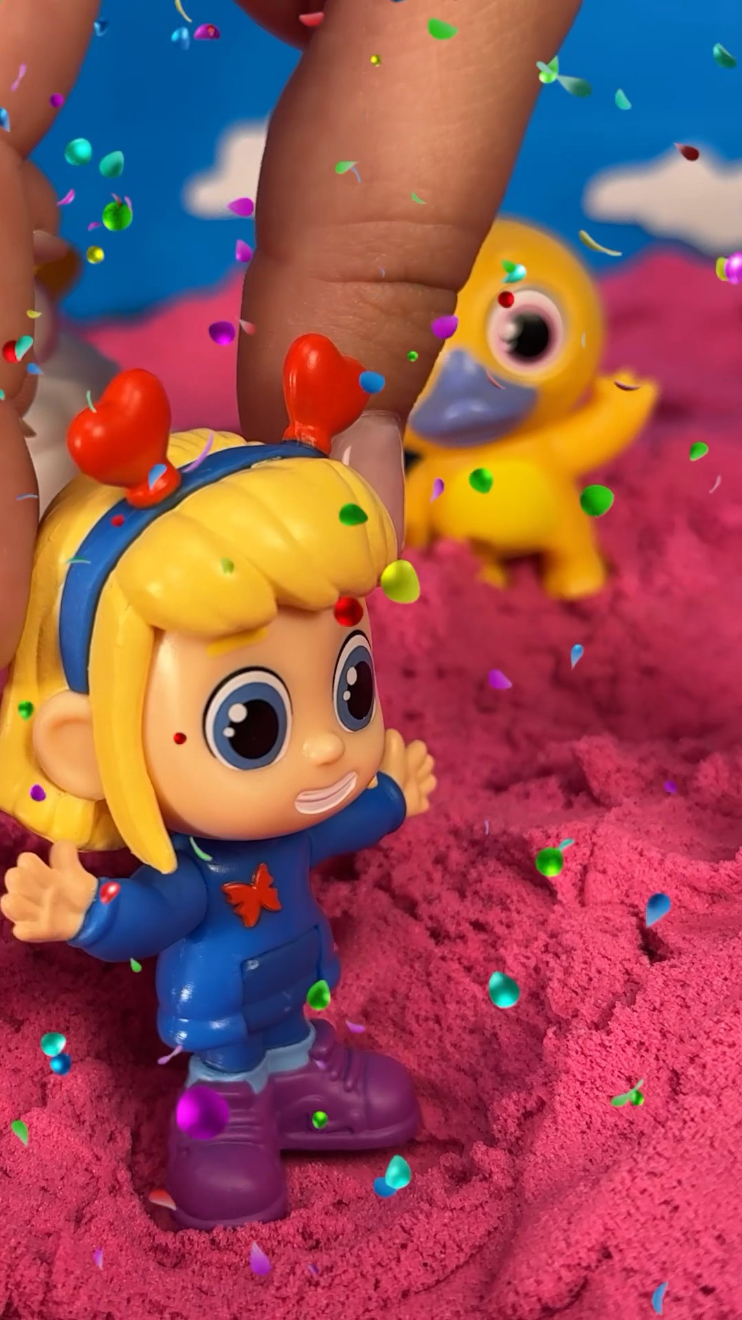 Toy play in the kinetic sand ? Dig the toys out! #morphle #kids #toyplay #funny