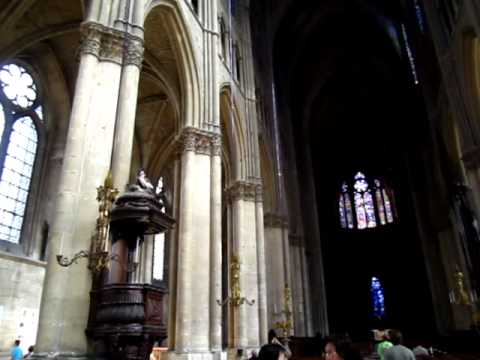 Tourist France - Cathedrale de Reims 01