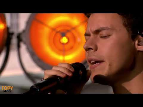 Harry Styles performing Sweet Creature (Live in London)