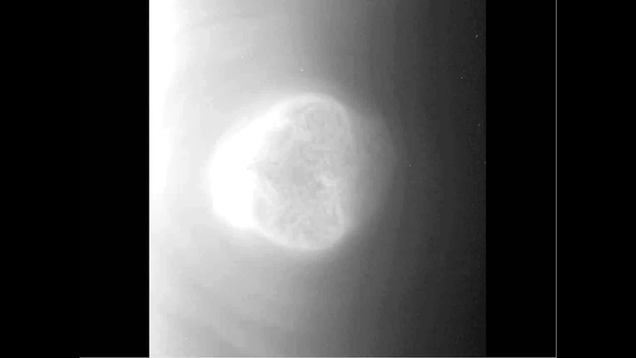 Saturns moon Titan sports Earth-like features