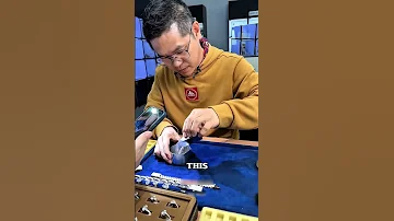 This Jeweller Lost Diamonds Worth Thousands Of Dollars 