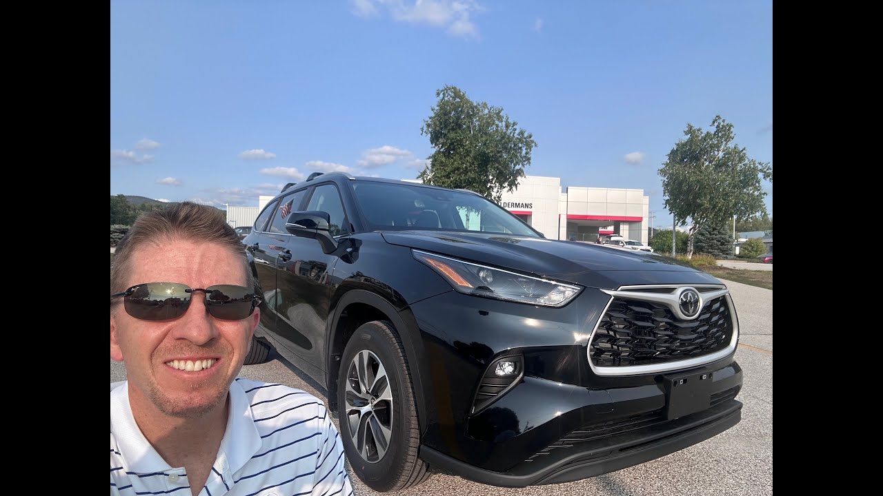 2025 Toyota Highlander XLE AWD Midnight Black Metallic - YouTube