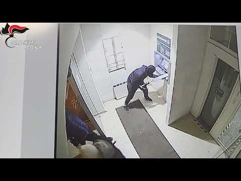 Video Assalti ad ATM, misure cautelari per 11 soggetti residenti in Provincia di Foggia