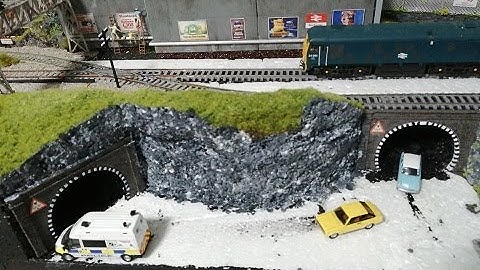 Tunnels & Cliffs By Medway Model Railway Part 8.