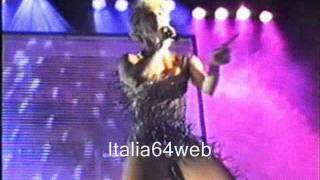 Carmen Russo,Mira Comu Baila