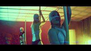 Yomil Y El Dany - Por La Street (Video Oficial)