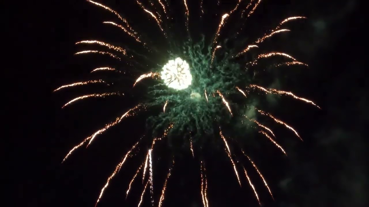 HAMILTON MELBOURNE AUSTRALIA NEW YEARS FIREWORKS 2025 2026 VICTORIA 