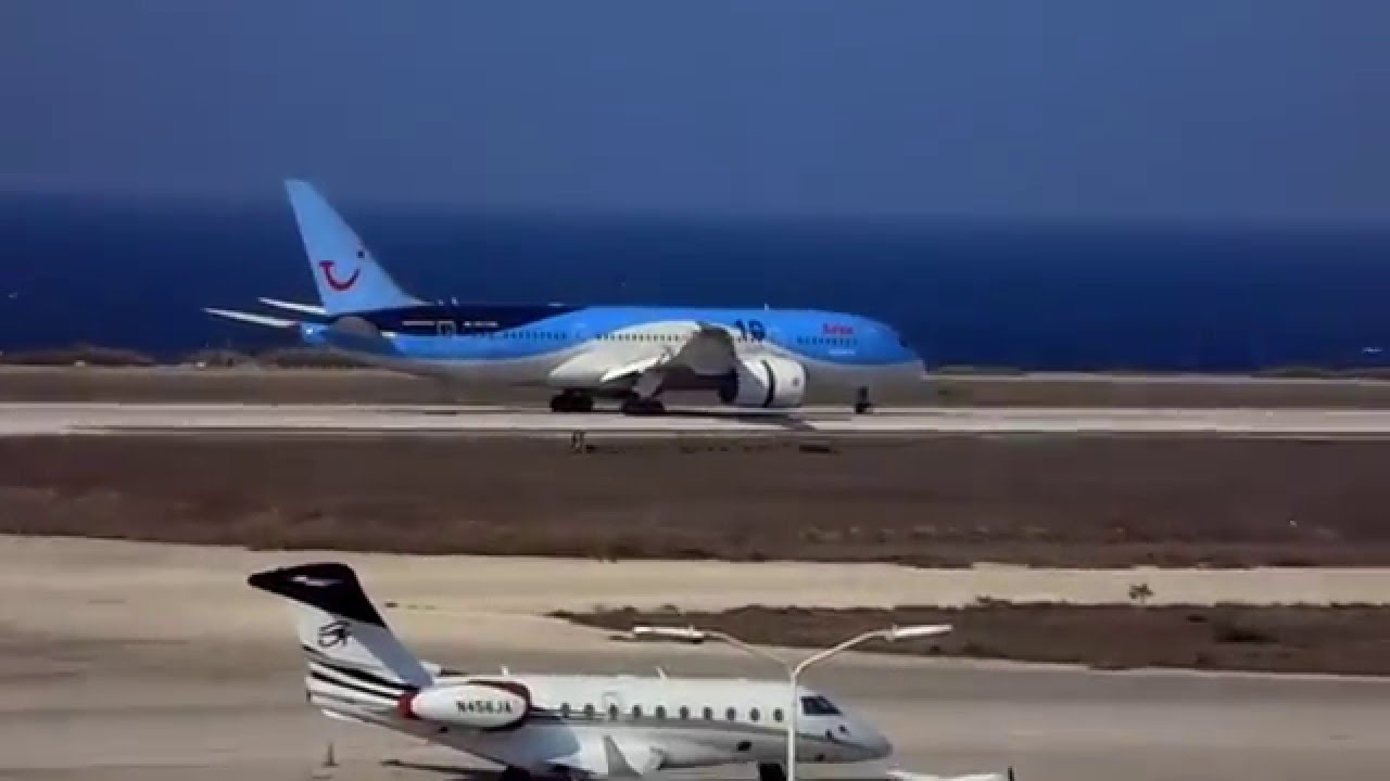 ArkeFly B787 Dreamliner Landing @ Curacao International Airport