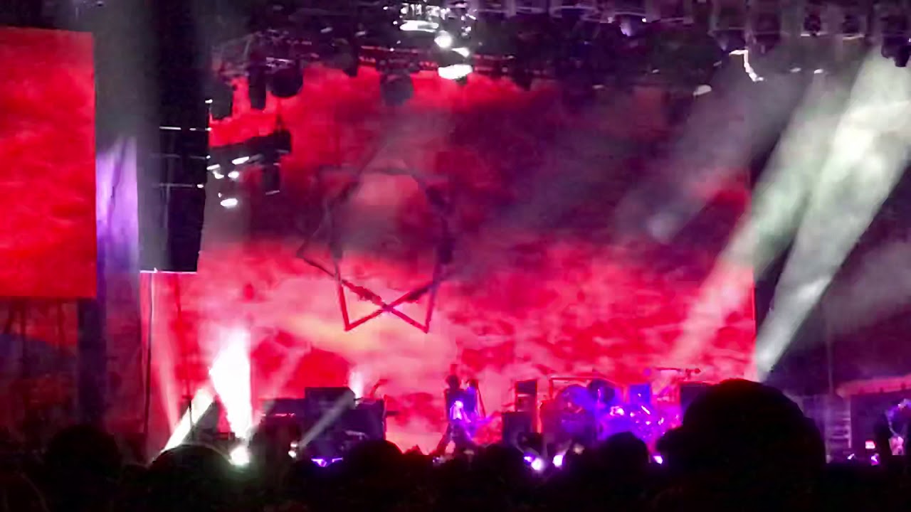 Tool “sober” live at northern invasion in Wisconsin on 5/13/18