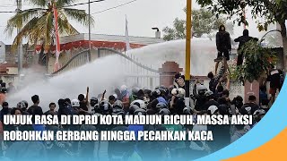 Download Lagu MADIUN | Unjuk Rasa di DPRD Kota Madiun Ricuh, Massa Aksi Robohkan Gerbang Hingga Pecahkan Kaca MP3 Download Lagu MADIUN | Unjuk Rasa di DPRD Kota Madiun Ricuh, Massa Aksi Robohkan Gerbang Hingga Pecahkan Kaca MP3