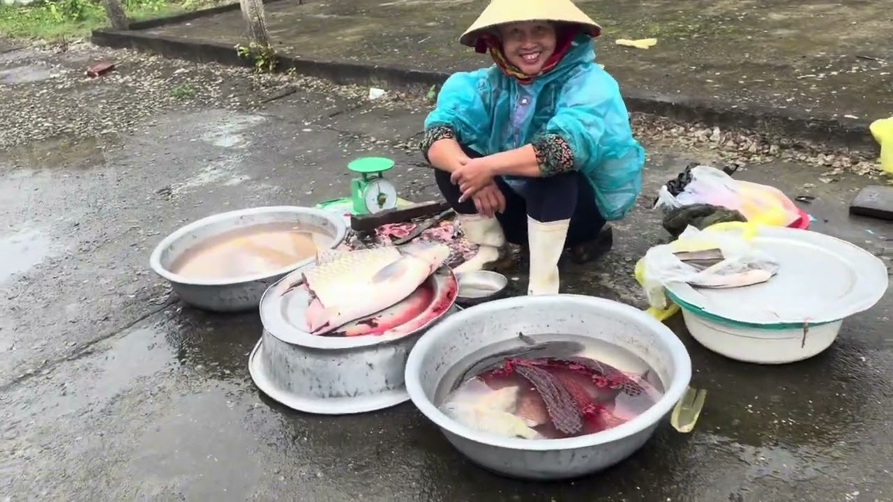 Đi chợ mua đồ về nấu lẩu Thái đãi ae đầu năm.Rau siêu sạch siêu rẻ 5k/ bó.Lẩu siêu ngon 