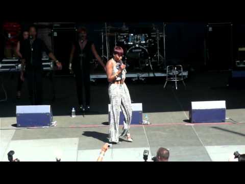 Estelle "Live" - American Boy