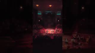 Nadat het concert van de Simon & Garfunkel Revival Band razendsnel ...
