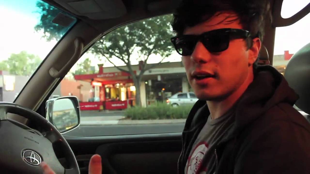 Amos Gill 'UNFAMOS' YouTube