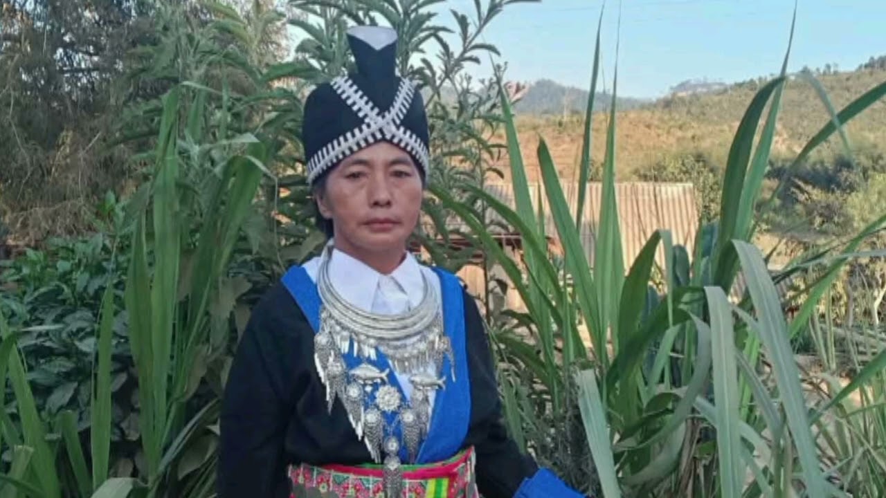 Ib tug viv ncaus hmoob Xyooj hais ib zaj kwv ntxhiaj tso rau KSM tsoo YouTube