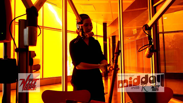 Vicki Shoemaker demonstrates Stellar flute on Midd...