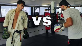 Karateka Reta A Boxeador En Un Combate Real - Caroca