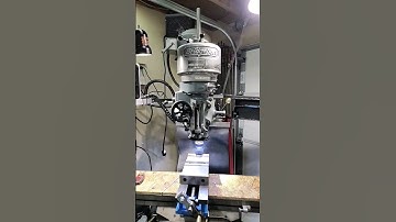 Hoe de power downfeed op een Bridgeport freesmachine te bedienen #restorationprojects