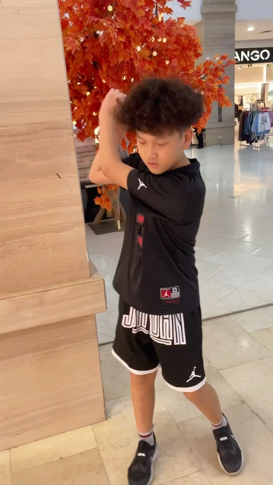 (Golf familyVN) cậu bé có cú đánh fullswing đẹp và xa ?#golf #shorts
