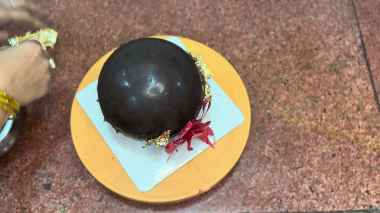 Best pinata cake recipe | how to make full chocolate pinata cake | how to make ball chocolate cake