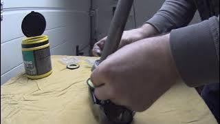 Assembly day 1 - steering stem, bearings, central stand - Eps 10 - Honda CB Seven Fifty project