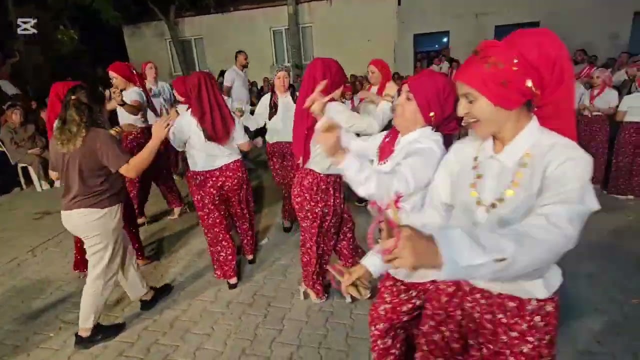 DEMİRCİ'nin YEŞİLOBA KÖYÜNDE HÜLYA YASİN SEZER ÇİFTİNİN ÇOCUKLARININ SÜNNET TÖRENİNDE ŞALVAR GECESİ 