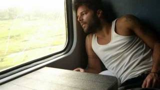 Video thumbnail of "Ricky Martin -  Entre el amor y los halagos"