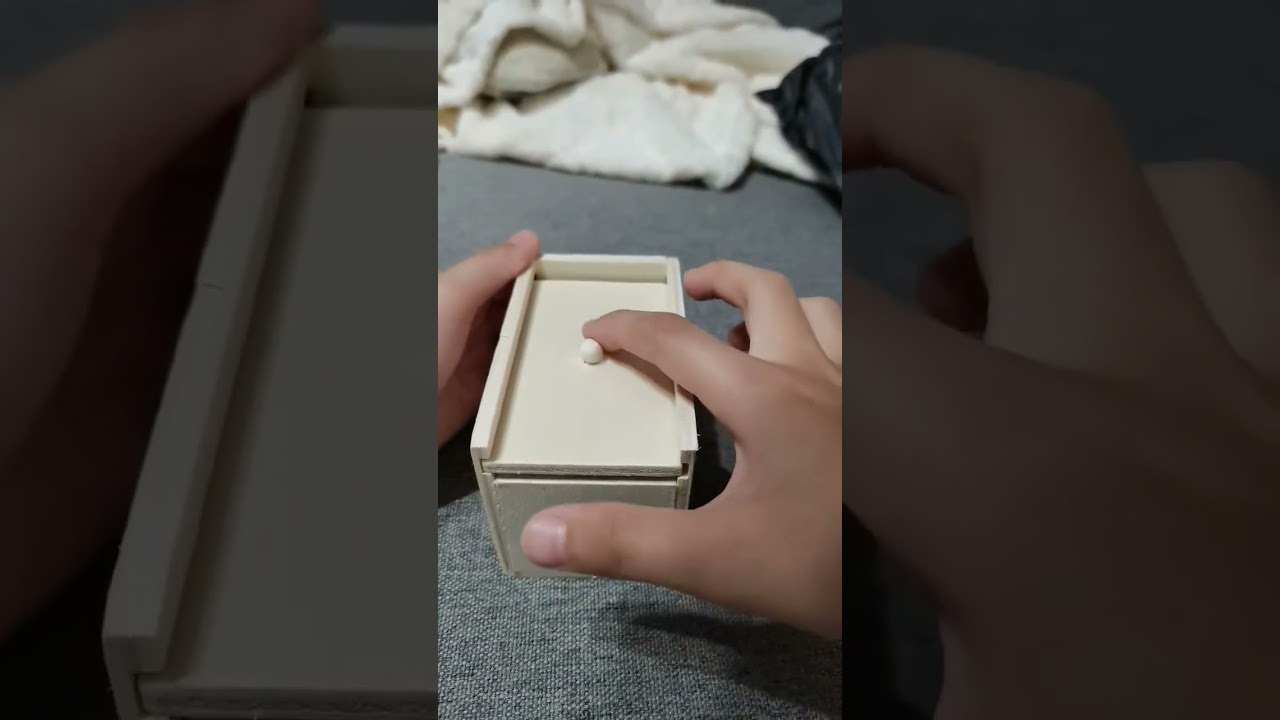 Funny spider toy magic box 