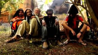 Miniatura de "UKIEMANA feat. FATSTRING (Jamaica) - Ligados pela Música / I Love my Music"