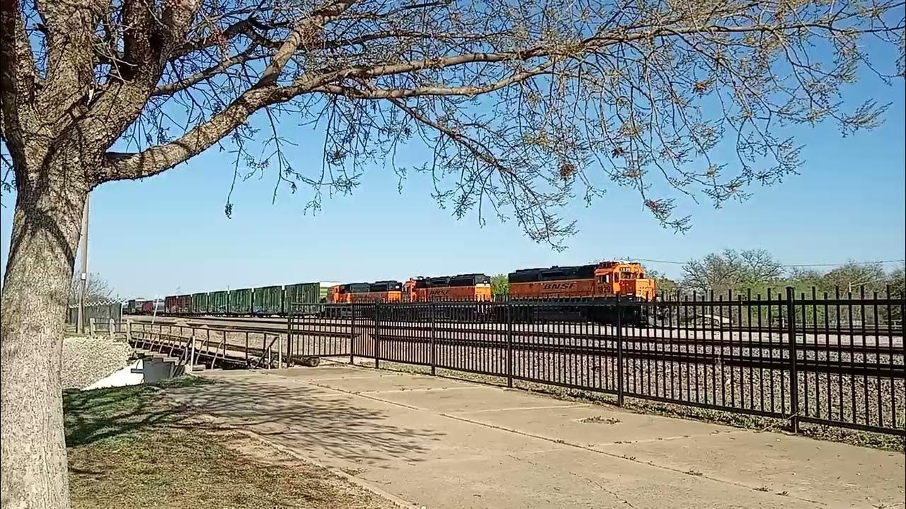 BNSF1928,1666ֳ working the yard job. Brownwood,Tx. 03/26/2023 YouTube