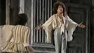 Frederica von Stade - "Non so più" - Nozze di Figaro Met '85 chords